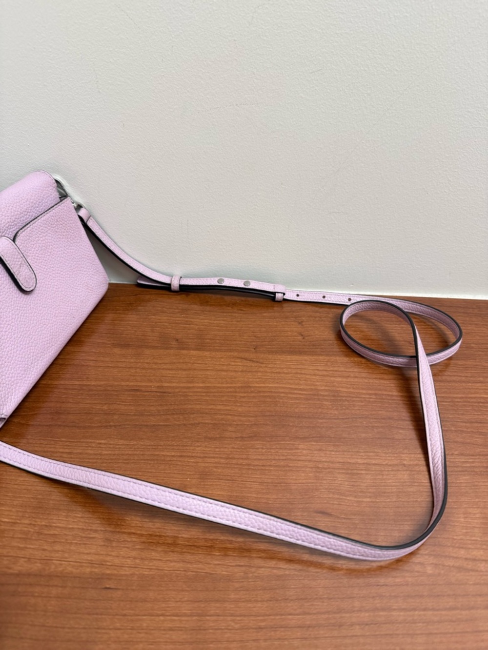 Michael Kors Lilac Pebbled Leather Phone Crossbody - Picture 4 of 12